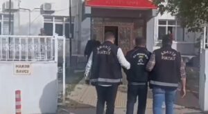 Bıçak Taşıma Suçundan Aranan Şahıs Yakalandı