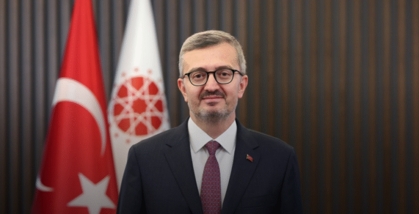 İletişim Başkanı Burhanettin Duran’dan Yarıyıl Tatili Mesajı