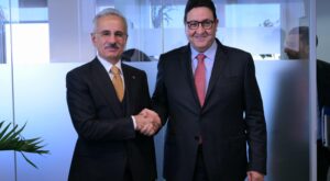 Ulaştırma ve Altyapı Bakanı Uraloğlu, Londra’da Malta ve Faslı Bakanlarla Görüştü