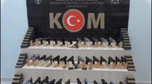 Van Merkezli 5 İlde Silah Kaçakçılığı Operasyonu: Çok Sayıda Silah ve Mühimmat Ele Geçirildi