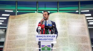 AK Parti İstanbul İl Başkanı Abdullah Özdemir’den Bahçelievler Kitap Fuarı’na Ziyaret