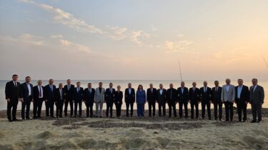 AK Parti Balıkesir Teşkilatı Ayvalık’ta Buluştu