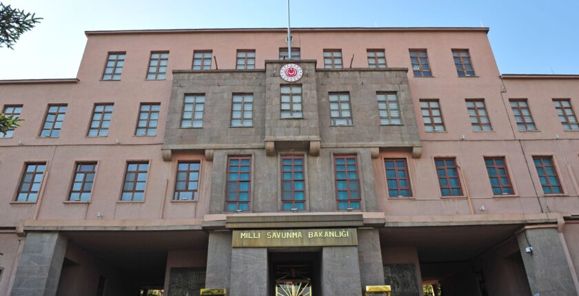 Uçak Kazasında Resmi İnceleme Devam Ediyor