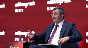 Cevdet Yılmaz: “Türkiye, Rusya ve Ukrayna ile Diyalog Kurabilen Nadir Ülkelerden Biri”