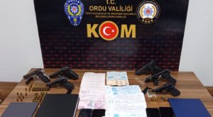 Kırmızı Bültenle Aranan Suç Örgütü Yöneticisi T.E. Türkiye’ye İade Edildi