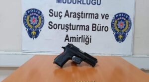 Sarıkamış’ta Bulunan Umuma Açık Mekanlara Yönelik Eş Zamanlı Denetimlerde Ruhsatsız Silah Ele Geçirildi