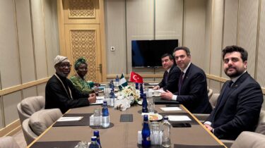 Bakan Bayraktar, Nijeryalı Mevkidaşı ile Madencilik İş Birliğini Görüştü