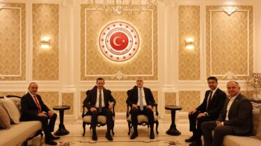 Bakan Işıkhan, Riyad Büyükelçiliği’ni Ziyaret Etti