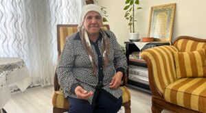 Bakan Kurum, Fatma Teyzenin Mutluluğunu Paylaştı: Depremzede Fatma Yönder Yeni Yuvasına Kavuştu