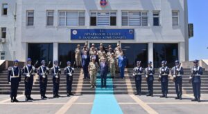 Diyarbakır İl Emniyet Müdürlüğü binası yakınına EYP’li saldırı girişimi