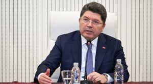 Bakan Tunç Sivas’tan Seslendi: “Türkiye Yüzyılı’na Sivil Bir Anayasayla Başlamalıyız”