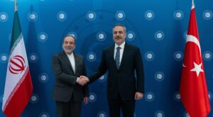 Hakan Fidan ve Abbas Arakçi İstanbul’da Bir Araya Geldi: “Bölgesel Gerilim İçin Nükleer Müzakereler Hayati Önemde”