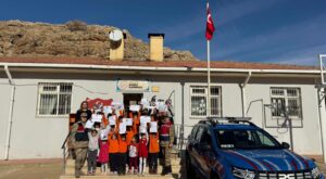 Jandarmadan Mardin’de Öğrencilere Anlamlı Ziyaret