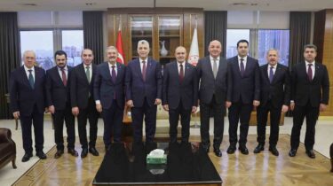 Van TSO Heyetinden Ticaret Bakanı Ömer Bolat’a Ziyaret: Van’ın Talepleri Masaya Yatırıldı