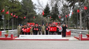 “Mehmetçikle Bir Gün” Projesi Kapsamında Öğrenciler Kışlalarda Misafir Edildi