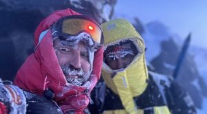 Vanlı Dağcıların Ağrı Dağı Tırmanışı Olumsuz Hava Şartlarına Takıldı