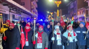 Sarıkamış Şehitleri İçin Eksi 23 Derecede Meşaleli Yürüyüş