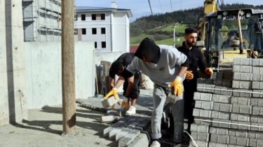 Yalova Akça Hatun Öğrenci Yurdu Yolu Yenileniyor