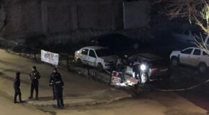 Kars’ta park halindeki araca silahlı saldırı gerçekleştirildi