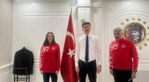Karslı Milli sporcu Tuğba Toptaş,Digor Kaymakamını Ziyaret etti