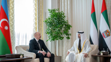 Aliyev ve BAE Devlet Başkanı Al Nahyan Abu Dabi’de Bir Araya Geldi
