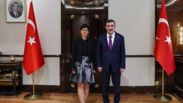 Cumhurbaşkanı Yardımcısı Yılmaz, AB Komiseri Marta Kos ile Görüştü