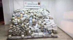 Bakan Yerlikaya Açıkladı: Hakkari’de Jandarmadan Zehir Tacirlerine Büyük Darbe, 348 Kilogram Uyuşturucu Ele Geçirildi