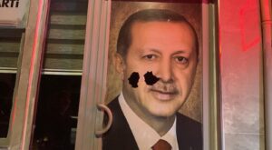 AK Parti Marmara İlçe Başkanlığına Taşlı Saldırı: CHP’li Gençlik Kolu Başkanı Gözaltında