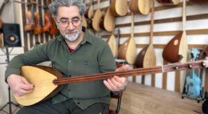 Vanlı Ustanın El Emeği Bağlamaları Dünyaya Açılıyor: Amerika’dan Yeni Zelanda’ya Nota Köprüsü