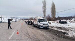 Malatya’da Kuş Sürüsüne Çarpmamak İsteyen Otomobil Takla Attı: 1 Yaralı