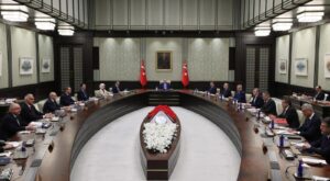 Kabine Üyelerinden Yeni Bakanlara Tebrik Mesajları