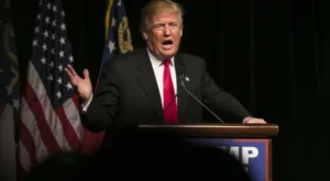 Trump’tan İran’a Sert Uyarı: “Ya Kolay Yoldan Ya Zor Yoldan”