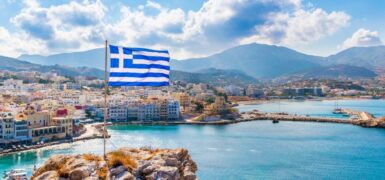 Atina’da Silahlı Saldırı Paniği: 5 Yaralı, 89 Yaşındaki Şüpheli Aranıyor