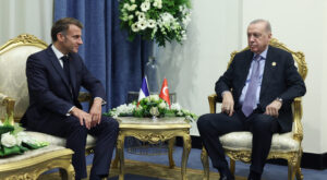 Cumhurbaşkanı Erdoğan ve Macron Arasında Kritik Telefon Görüşmesi: Gündem Bölgesel Çatışmalar ve Savunma İş Birliği