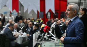 Bakan Uraloğlu’ndan Bayram Müjdesi: Trenlerde 8 Bin 898 Kişilik Ek Kapasite