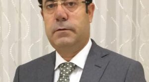 Van’da Altın Piyasası Hareketlendi: Gram Altındaki Sert Düşüş Kuyumcu Kuyruklarını Beraberinde Getirdi