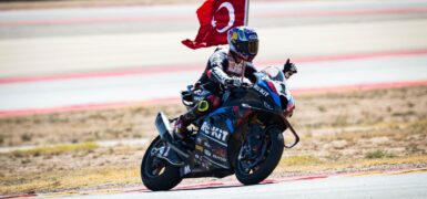 Toprak Razgatlıoğlu İspanya’da Şanssızlık Yaşadı: Milli Sporcu Sprint Yarışında Saf Dışı Kaldı