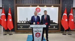 Bakan Ömer Bolat Niğde’de Valilik ve Belediyeyi Ziyaret Etti