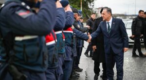 Vali Dr. Ahmet Hamdi Usta Bayram Mesaisindeki Personeli Ziyaret Etti