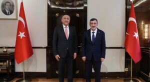 Cumhurbaşkanı Yardımcısı Cevdet Yılmaz, TDT Genel Sekreteri Ömüraliyev’i Kabul Etti