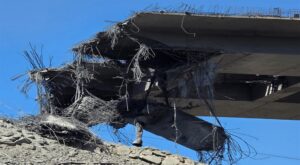 ABD ve İsrail’in Kerec’teki Köprü Saldırısında Can Kaybı 13’e Yükseldi