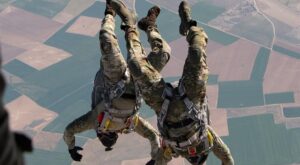 MSB: Konya’da Serbest Paraşüt Atlayışları Başarıyla Tamamlandı