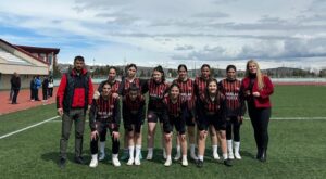 Kağızmanlı Genç Kız Futbolculardan Gururlandıran Başarı