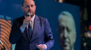 AK Parti’li Büyükgümüş’ten ‘Salon Dolmadı’ İddialarına Yanıt: “Trajikomik Bir Algı Çalışması”