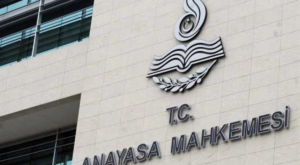 Anayasa Mahkemesi’nden Belediye Düzenlemesine Onay: Nüfusu 2 Binin Altına Düşenler Köye Dönüşecek