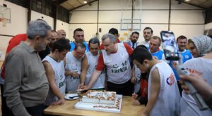 Bakan Bak, Down Sendromlu Özel Sporcularla Sahaya Çıktı: “Onların Mutluluğu Bizim İçin Değerli”