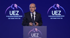 Bakan Şimşek’ten UEZ 2026’da İstikrar Mesajı: “Türkiye Şoklara Karşı Dayanıklıdır”