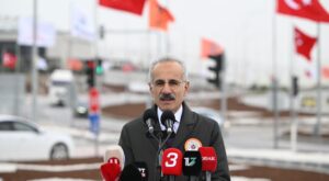 Bakan Uraloğlu’ndan Afyonkarahisar’a Çifte Müjde: Dev Yol Projeleri Hizmete Alındı