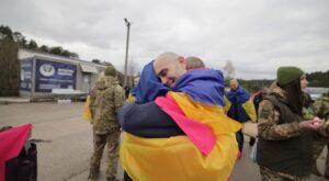 Rusya ve Ukrayna Arasında Büyük Esir Takası: 350 Asker Serbest