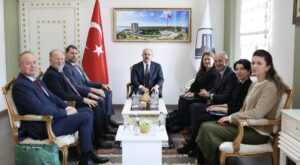 Çanakkale Kara Savaşları’nın 111. Yıl Dönümü: Avustralya ve Yeni Zelanda Heyetinden Valiliğe Ziyaret